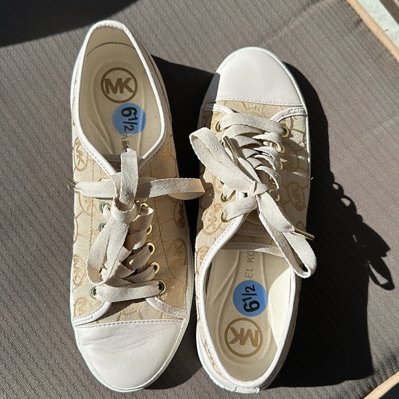 Michael Kors Signature MK Leather Trim City Sneaker  6 1/2 - Picture 7 of 7